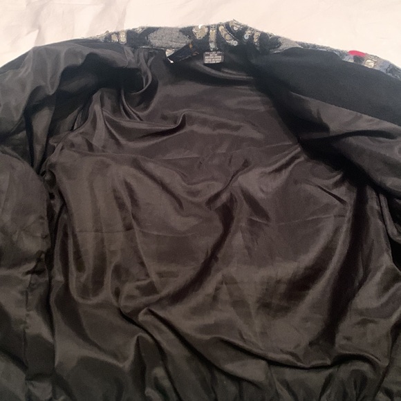 Jacket - Picture 8 of 9